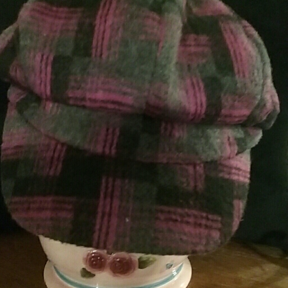 Pink & grey pull on cap